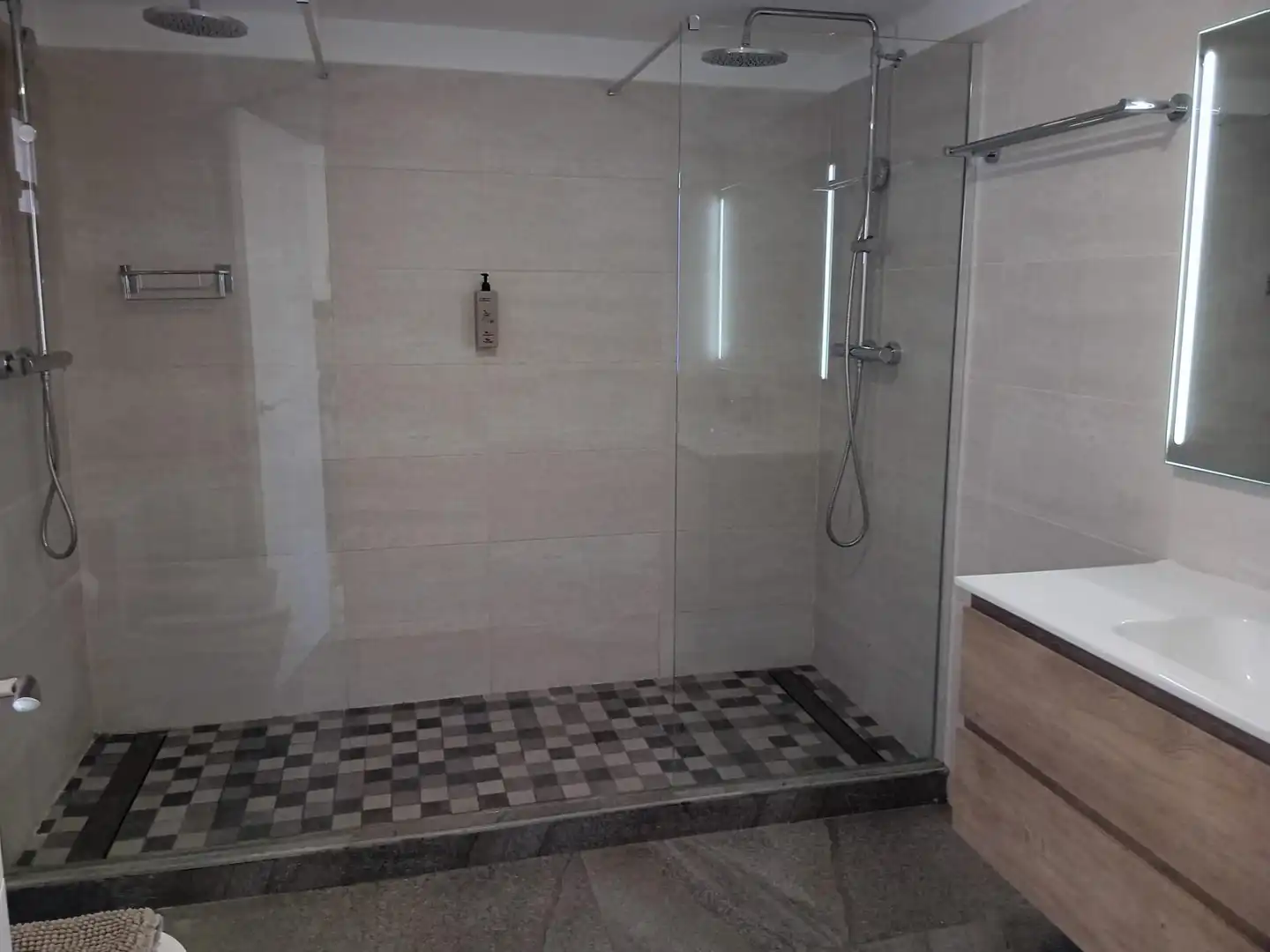 Bany de Casa o xalet en venda en Benalmádena amb Aire condicionat, Jardí privat i Terrassa