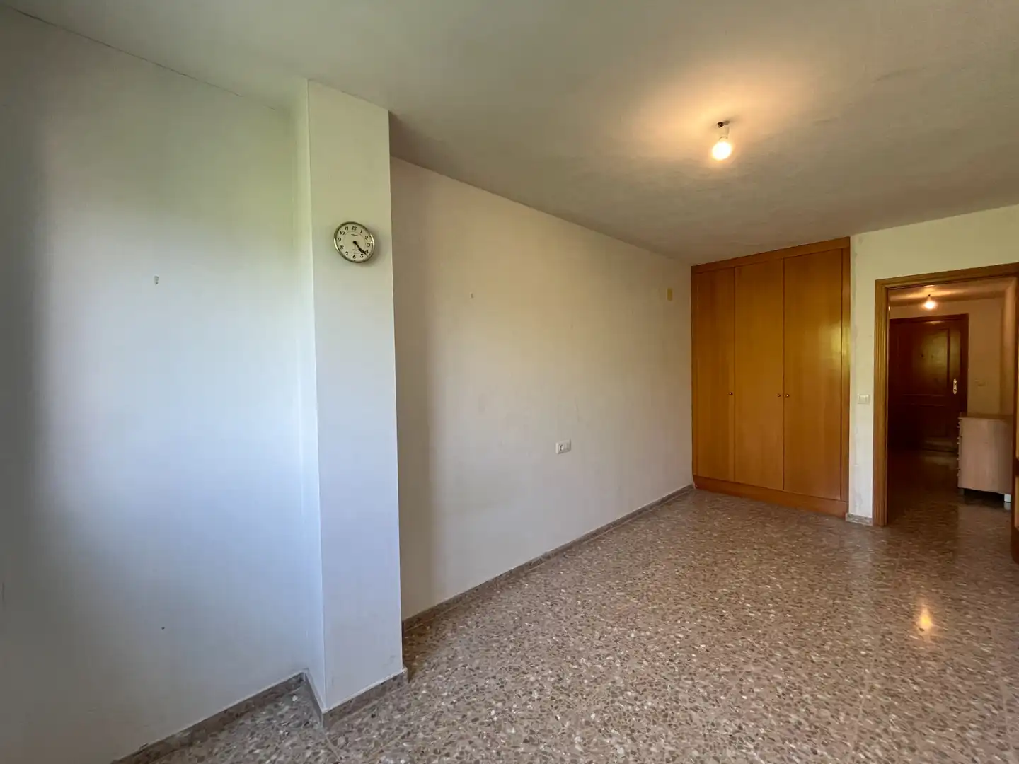 Bedroom of Flat for sale in Faura  with Air Conditioner and Oven