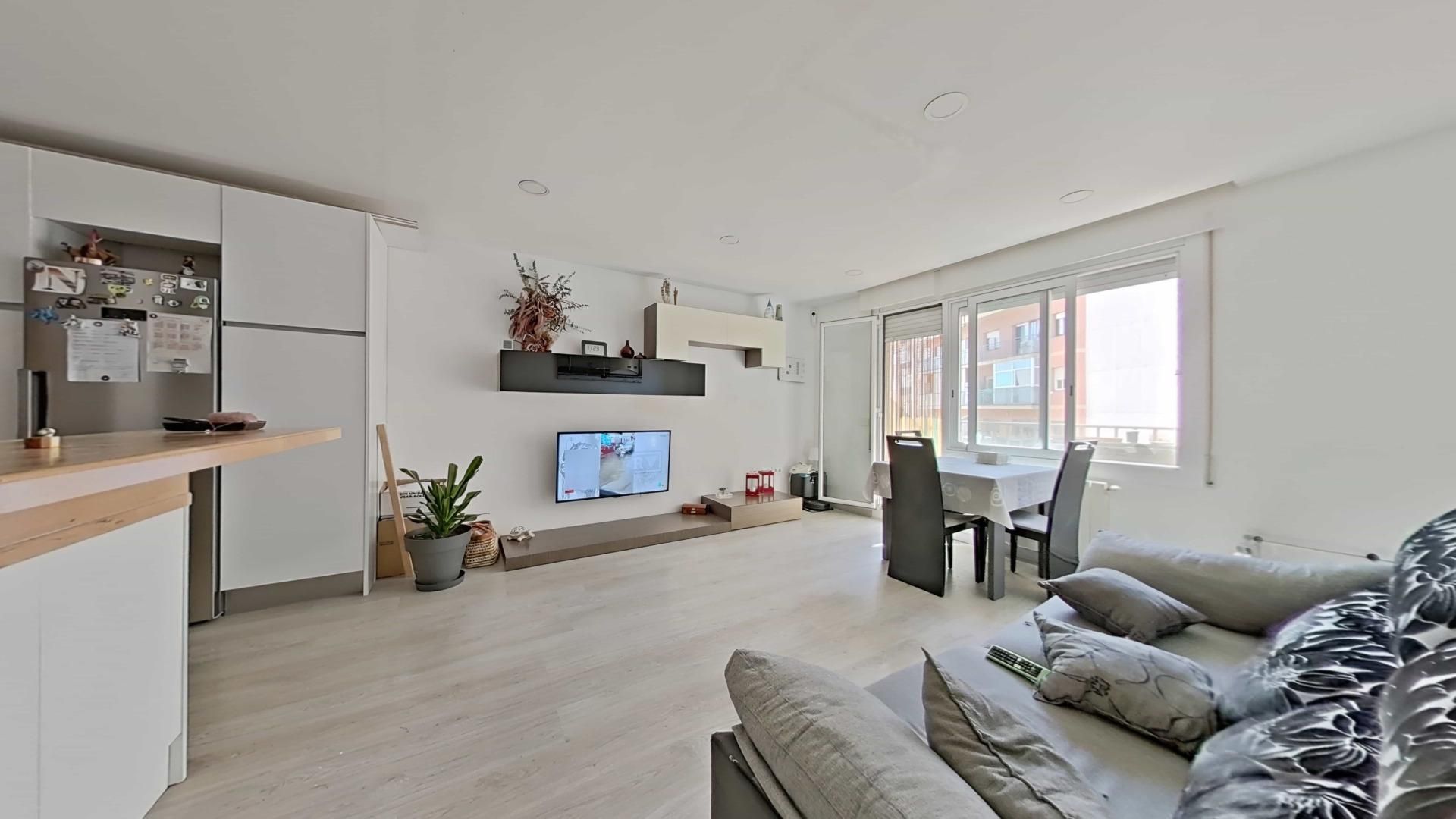 Living room of Flat for sale in Sabadell  with Heating, Terrace and Balcony