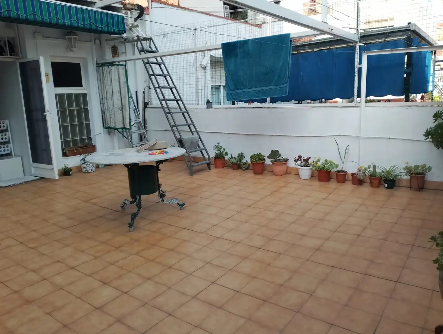 Terrassa de Casa o xalet en venda en Badalona amb Jardí privat, Moblat i Balcó