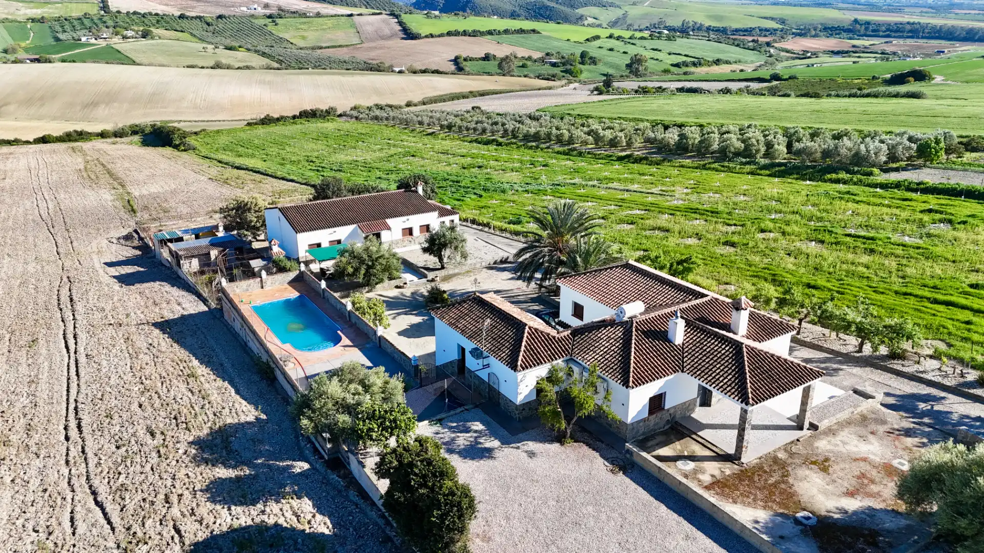 Vista exterior de Finca rústica en venta en Arcos de la Frontera con Aire acondicionado, Calefacción y Jardín privado