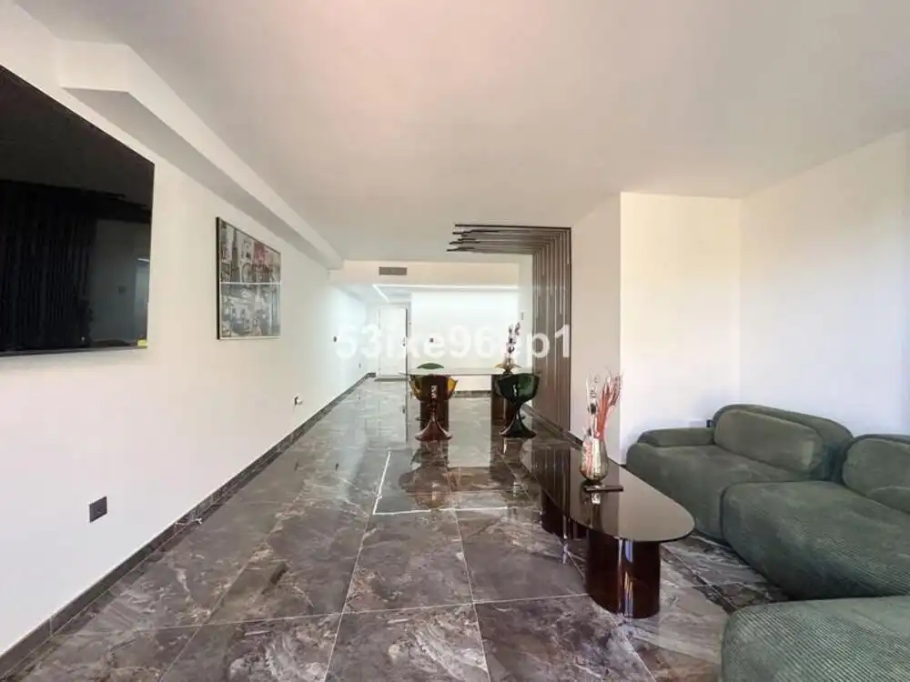 Sala de estar de Planta baja de alquiler en Marbella con Aire acondicionado, Terraza y Piscina