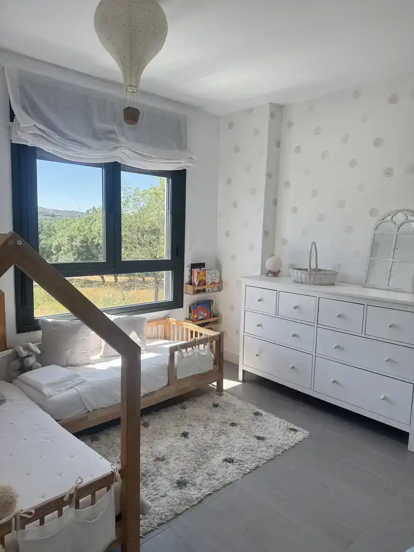 Dormitori de Casa o xalet en venda en Colegios