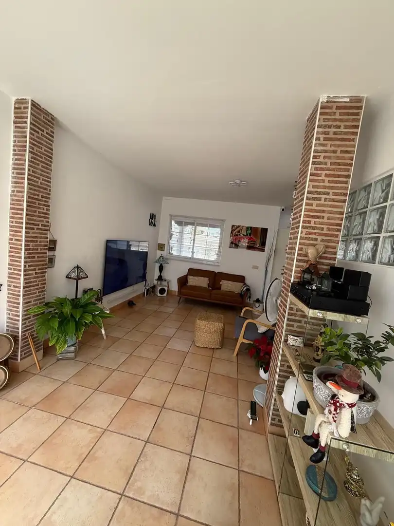 Wohnzimmer von Maisonette zum Verkauf in Antigua