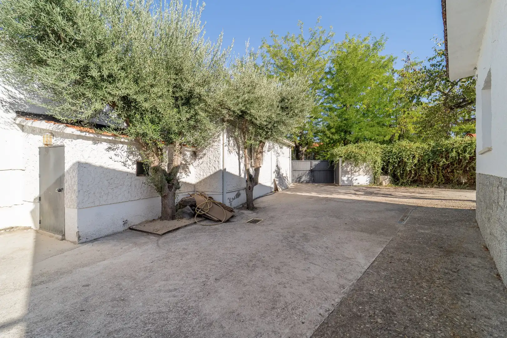 Vista exterior de Casa o xalet en venda en Brunete amb Calefacció, Jardí privat i Traster