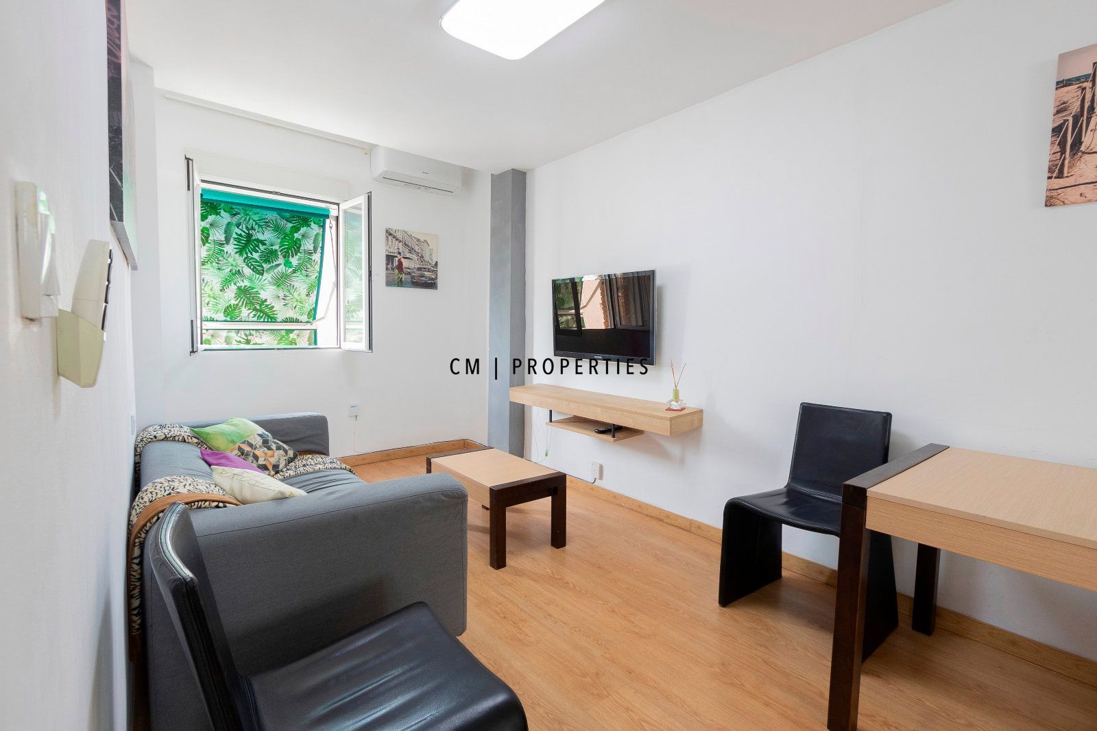 Living room of Flat to rent in  Valencia Capital  with Air Conditioner, Heating and Parquet flooring