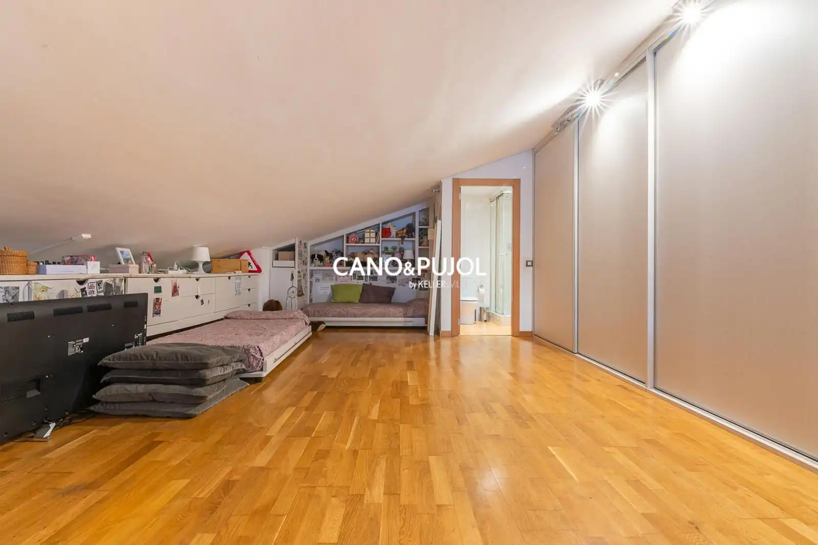 Bedroom of Flat for sale in Sant Cugat del Vallès  with Heating, Terrace and Storage room