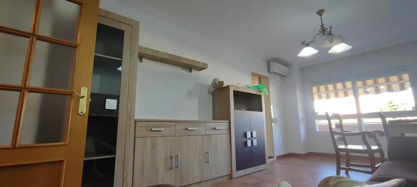 Sala d'estar de Pis de lloguer en Málaga amb Aire condicionat, Terrassa i Moblat