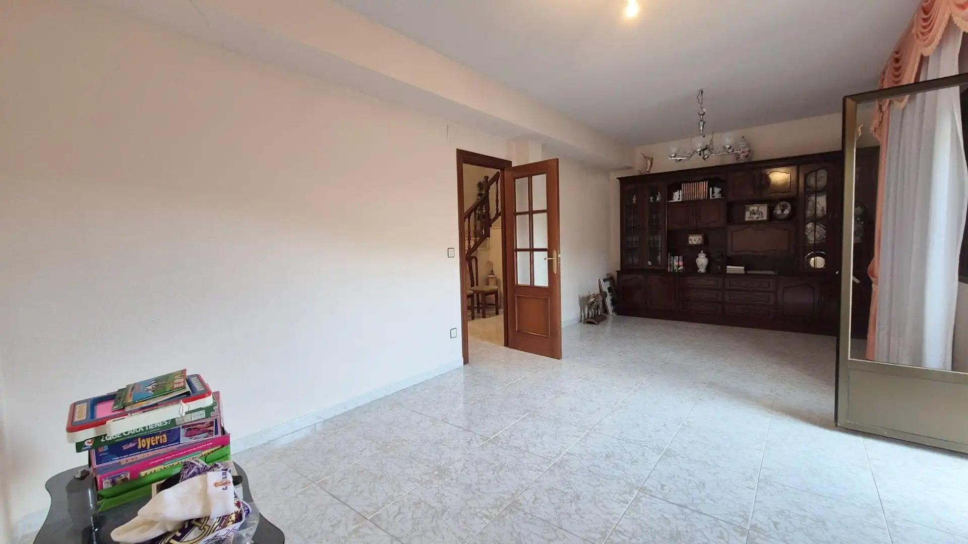 Sala de estar de Casa o chalet en venta en San Esteban de la Sierra con Amueblado