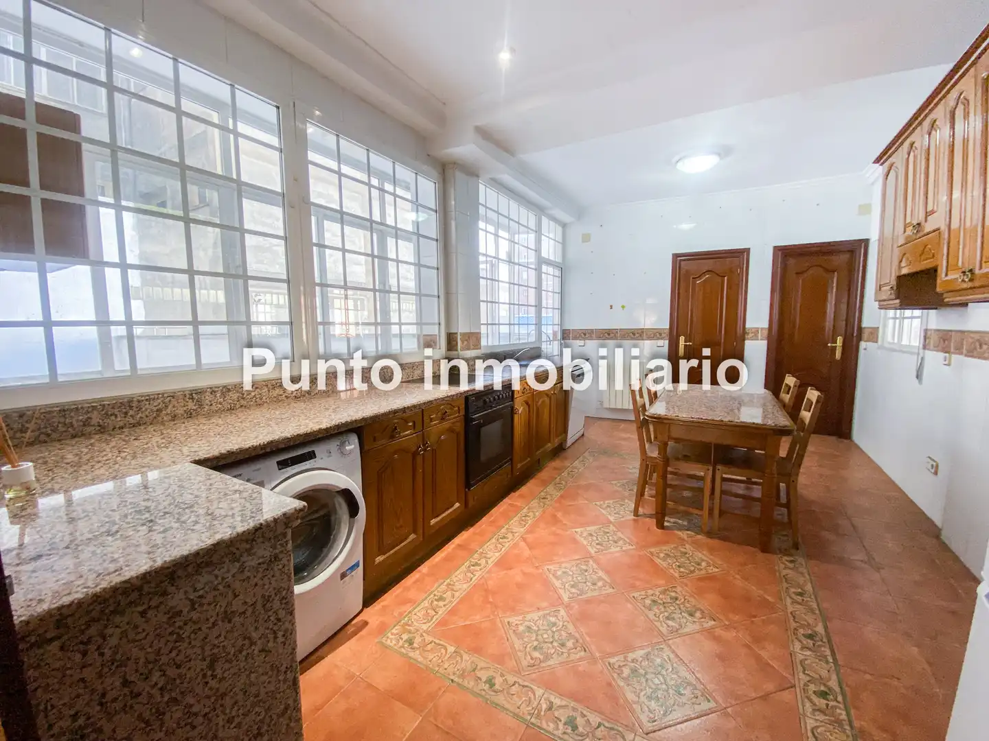 Küche von Wohnung zum Verkauf in Valladolid mit Klimaanlage, Heizung und Parkett