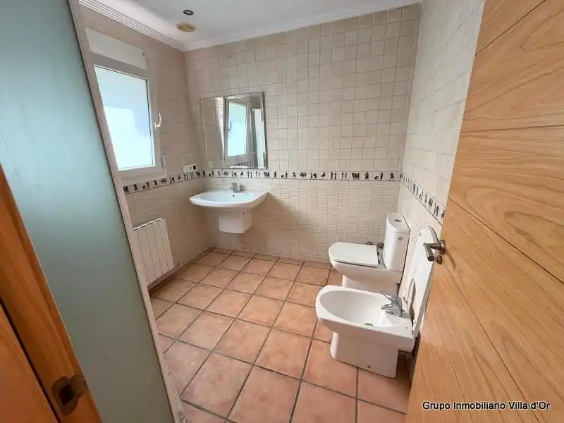 Badezimmer von Haus oder Chalet zum Verkauf in Dénia mit Klimaanlage, Heizung und Privatgarten