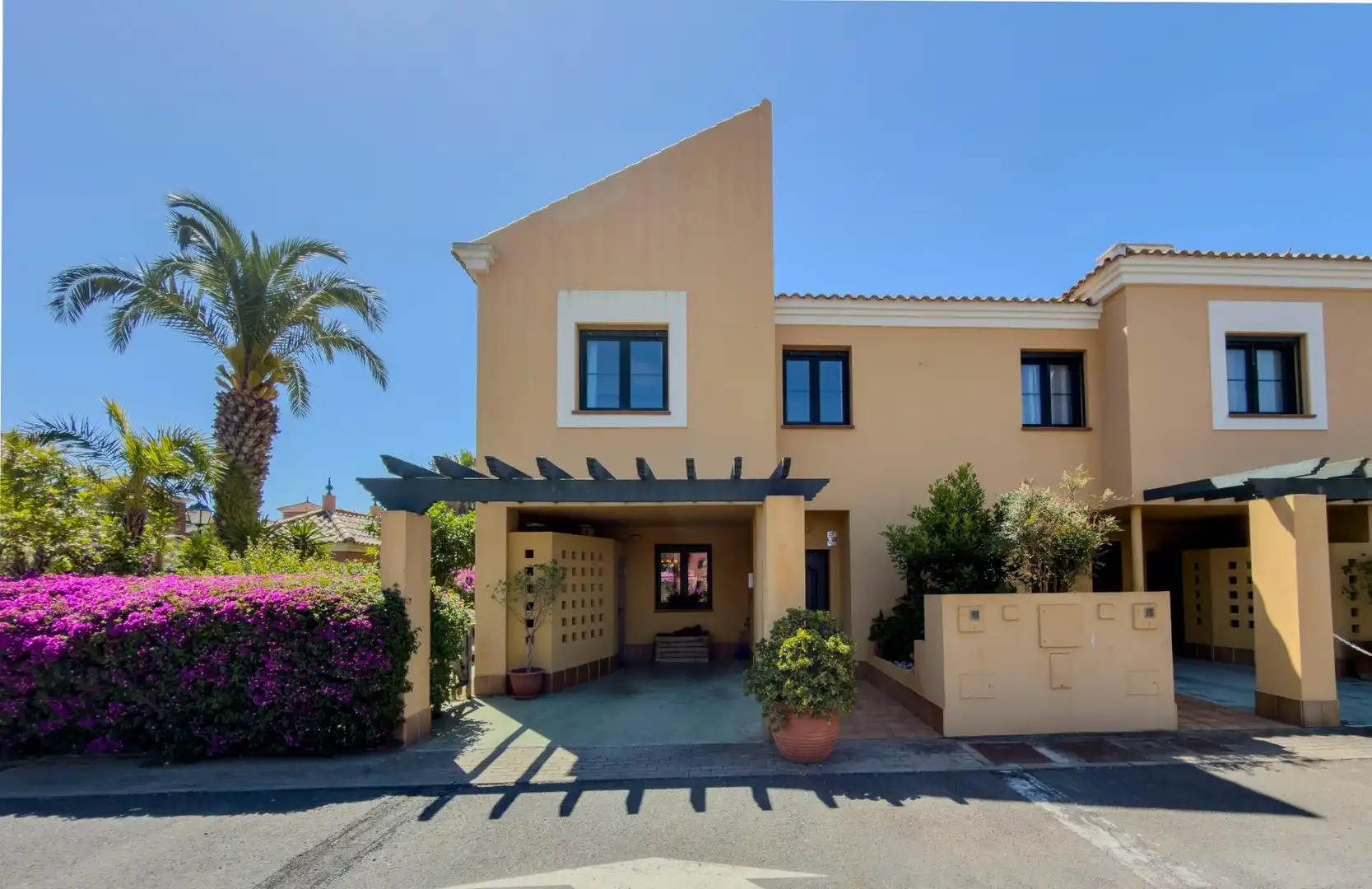 Vista exterior de Casa adosada en venta en Ayamonte con Aire acondicionado, Calefacción y Jardín privado