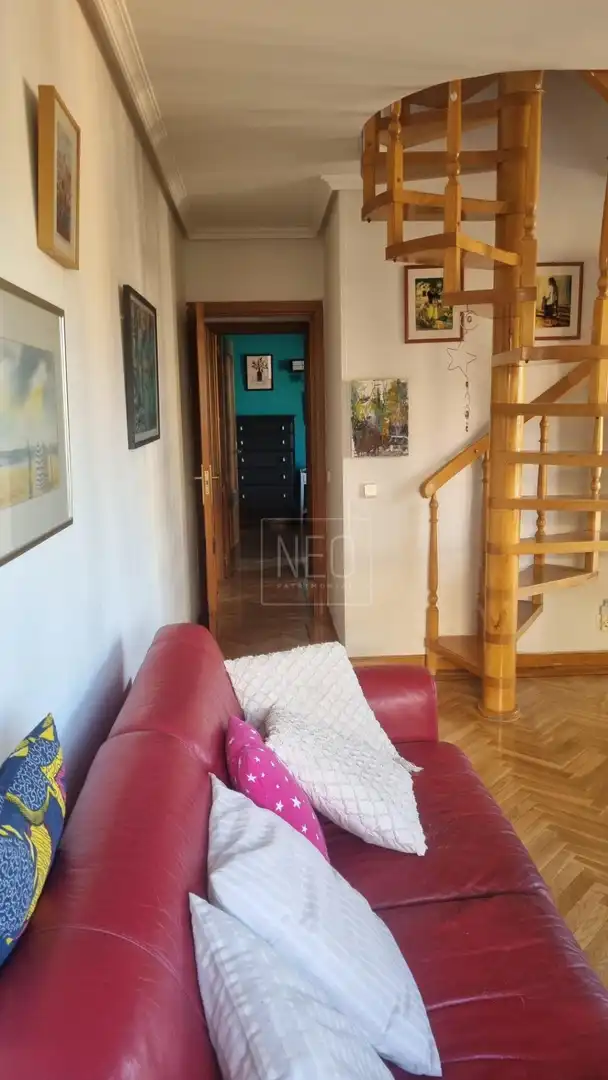 Sala de estar de Dúplex en venta en Madrid con Aire acondicionado, Calefacción y Jardín privado