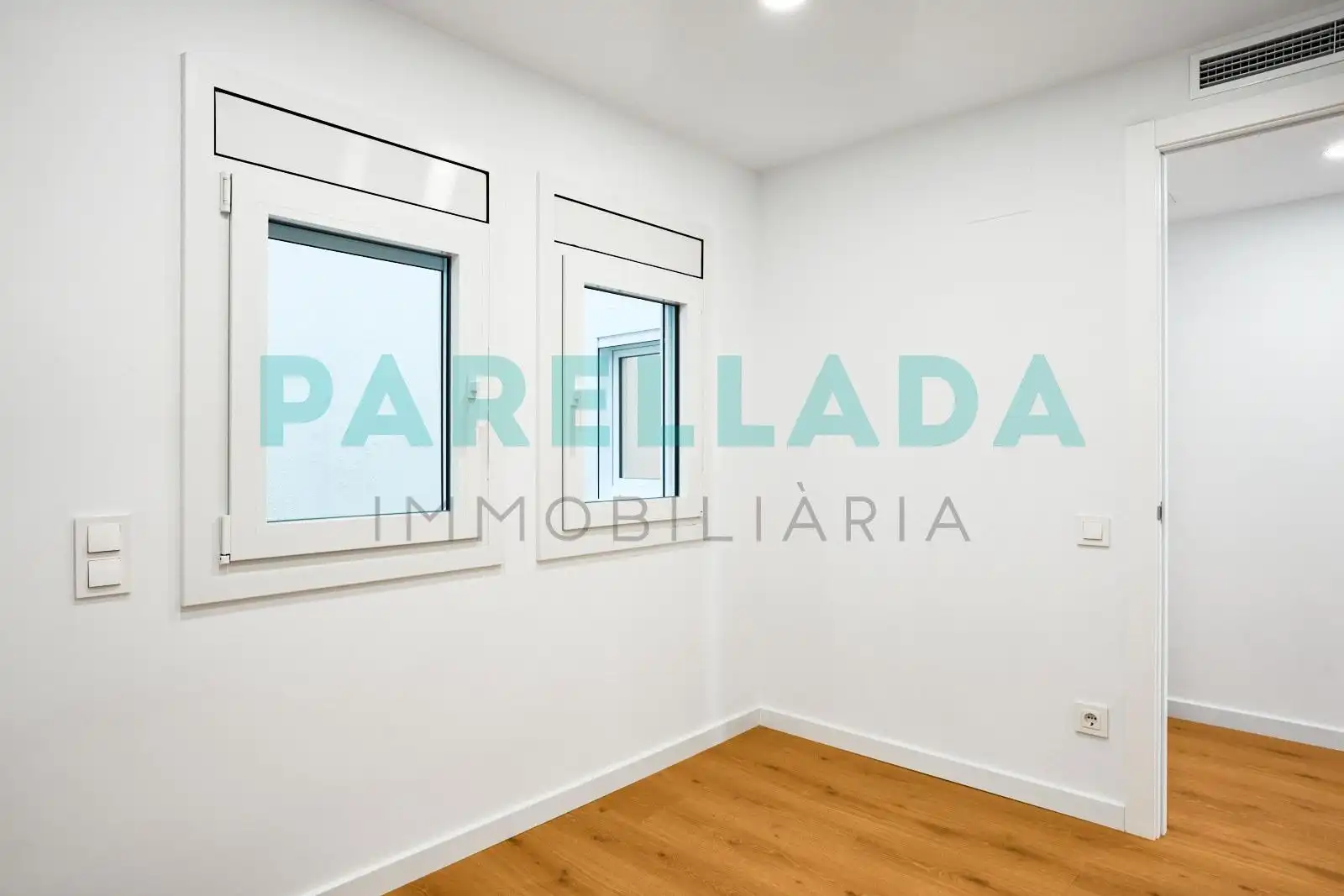 Bedroom of Flat for sale in Badalona  with Air Conditioner, Heating and Parquet flooring