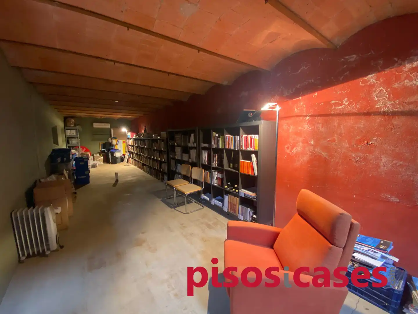Office for rent in Manlleu  with Air Conditioner