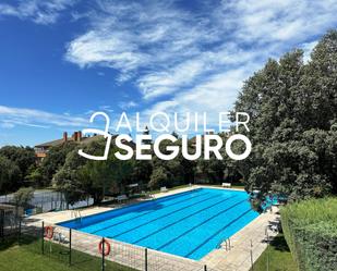 Piscina de Pis de lloguer en El Escorial amb Piscina