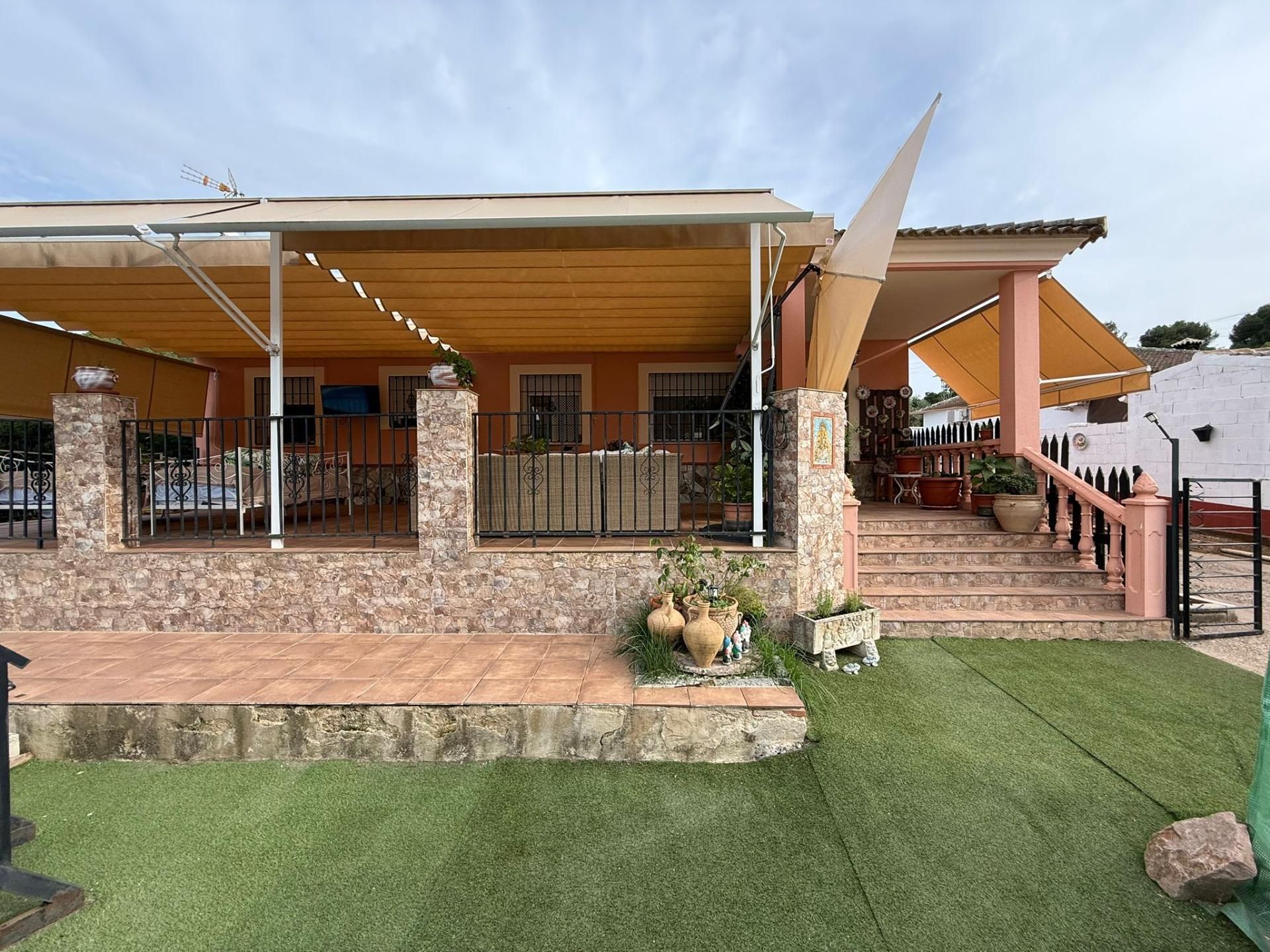 Terrassa de Casa o xalet en venda en  Córdoba Capital amb Terrassa i Piscina