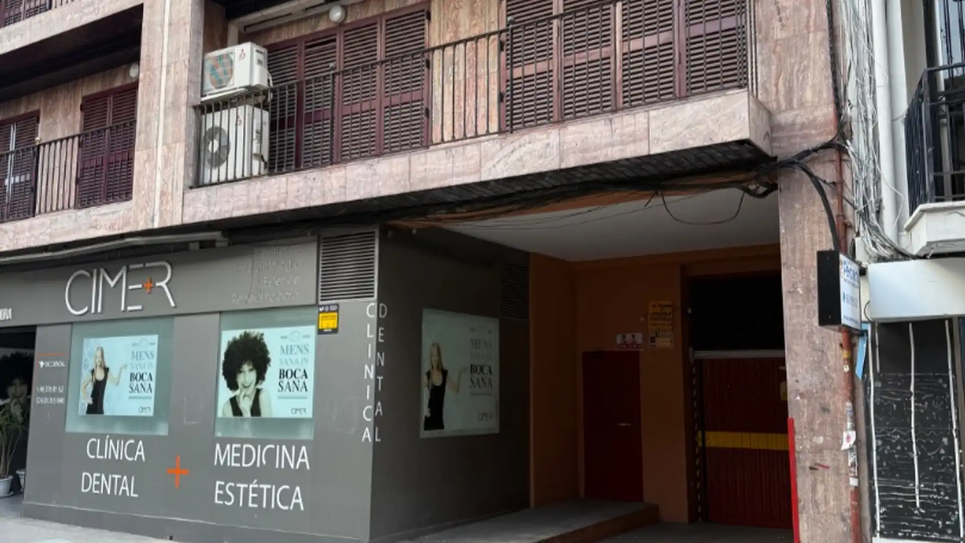 Außenansicht von Garage zum Verkauf in Paterna