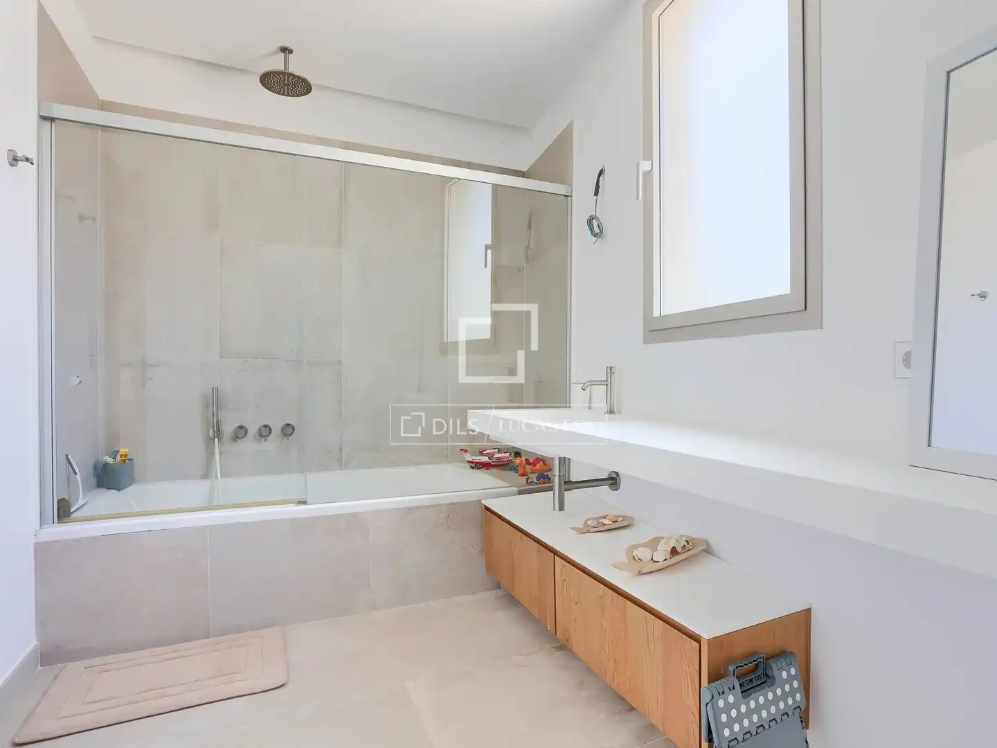 Bathroom of Houses for sale in Calvià  with Air Conditioner, Heating and Private garden