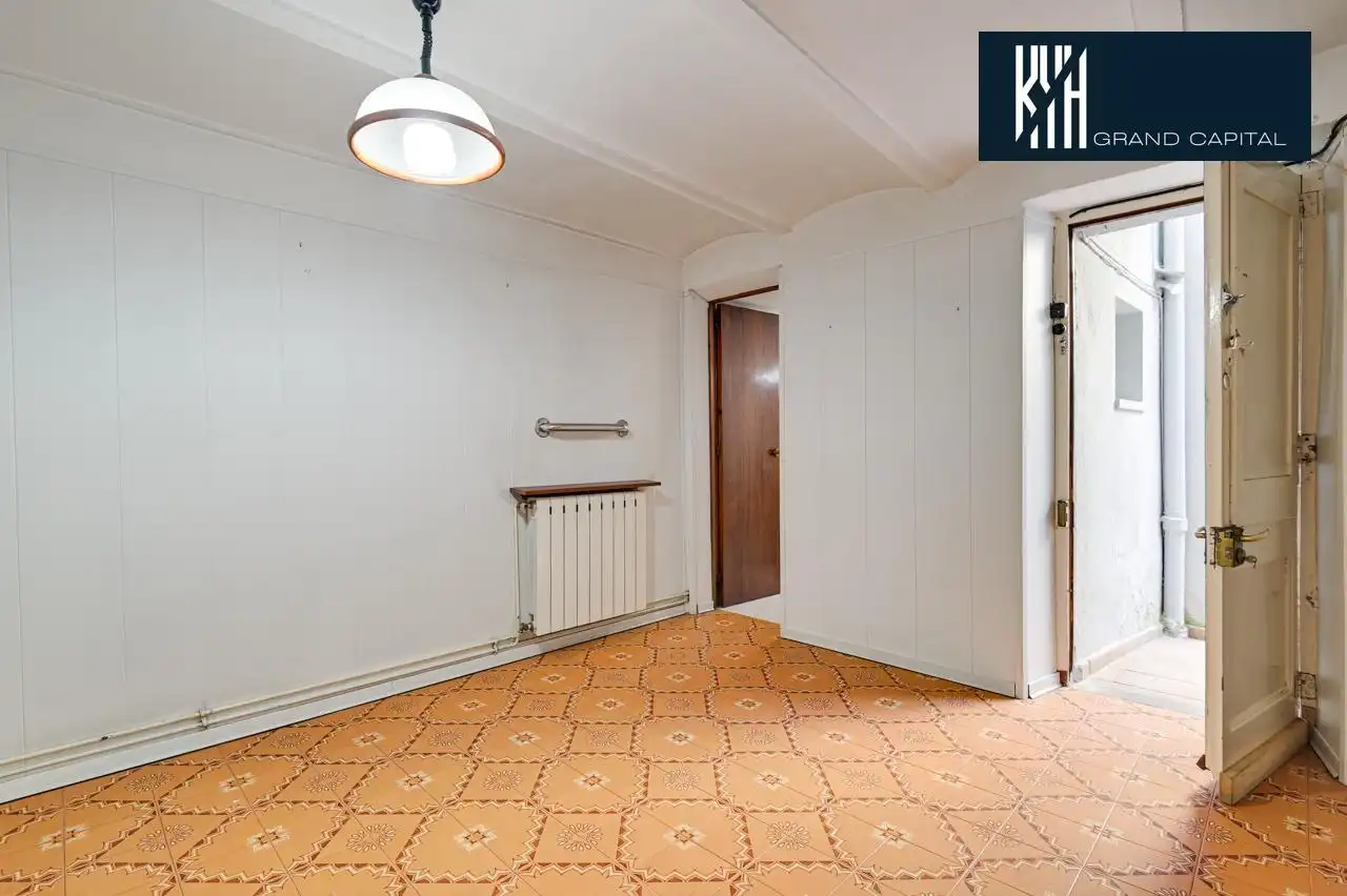 Schlafzimmer von Erdgeschoss zum Verkauf in Salt mit Heizung und Abstellraum