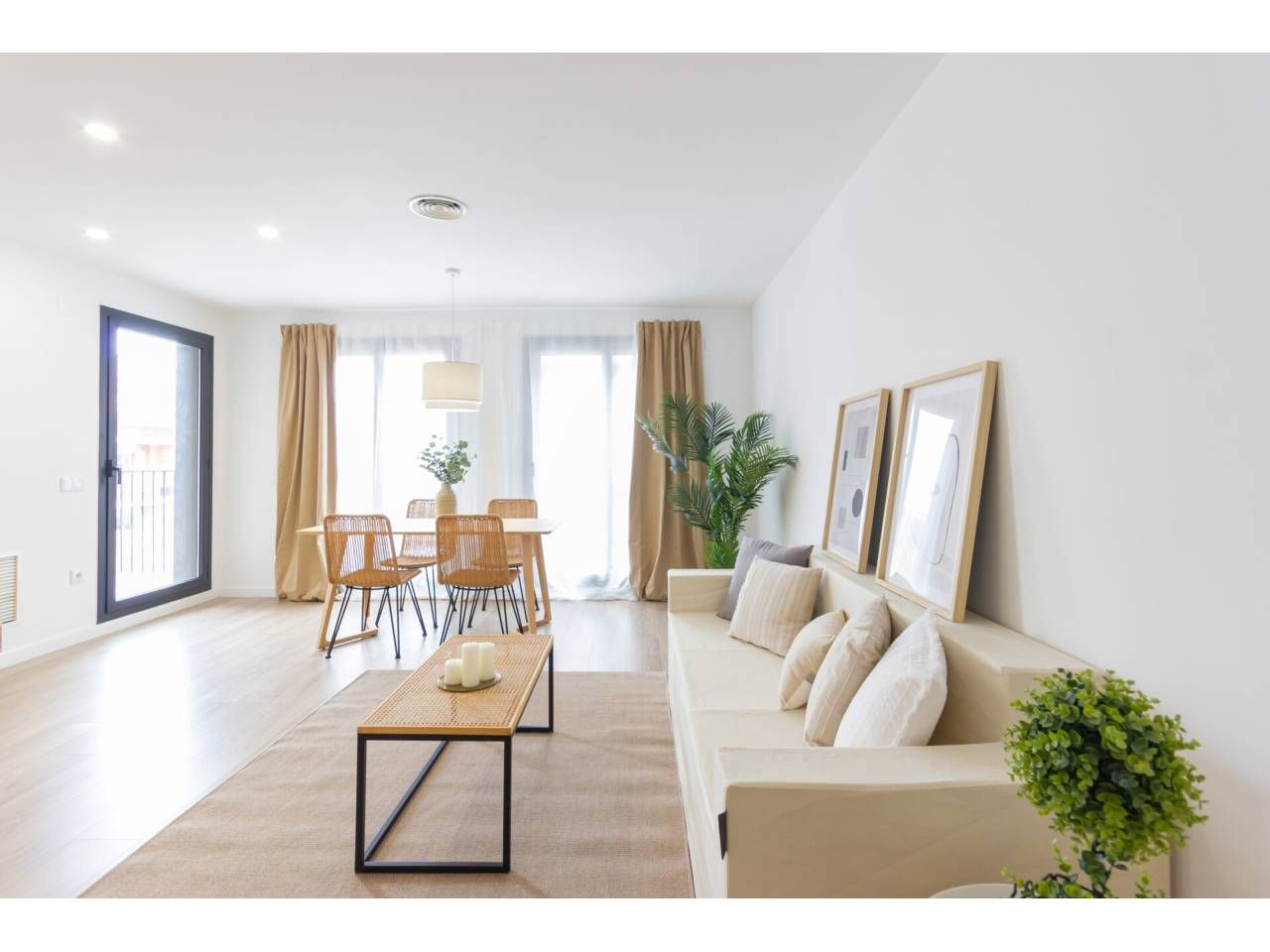 Living room of Flat for sale in Terrassa  with Air Conditioner, Heating and Terrace