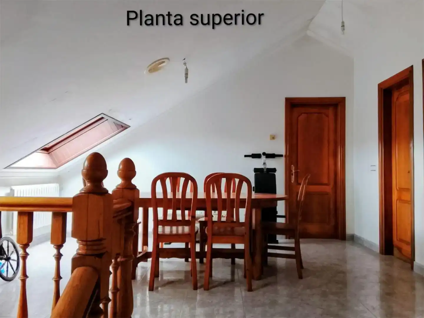 Menjador de Casa o xalet en venda en Pontevedra Capital  amb Jardí privat, Traster i Piscina
