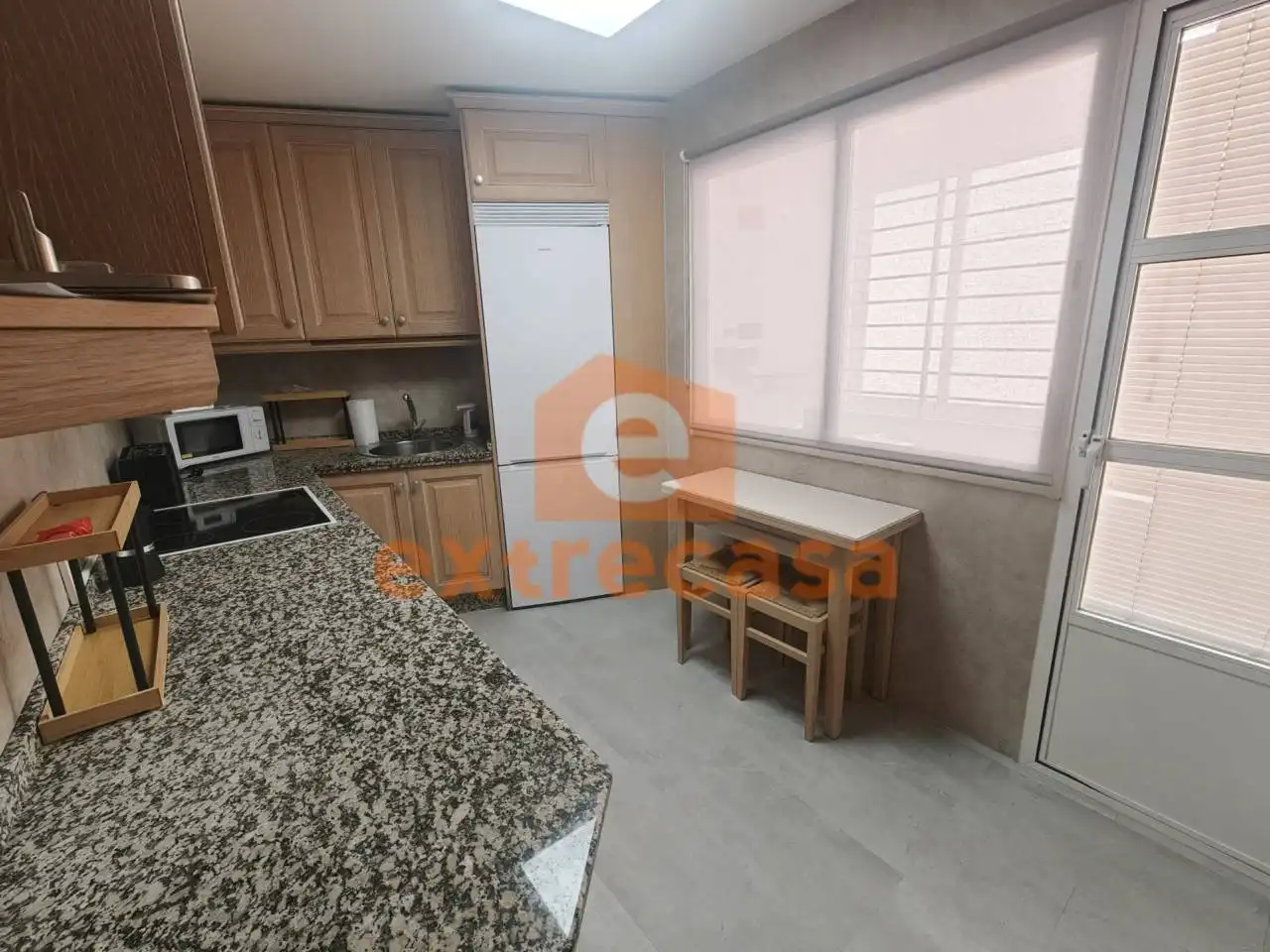 Cuina de Apartament de lloguer en Badajoz amb Aire condicionat, Calefacció i Moblat