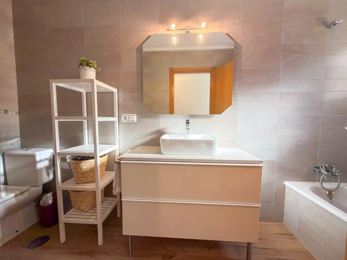 Baño de Piso en venta en Callosa de Segura con Aire acondicionado, Trastero y Amueblado