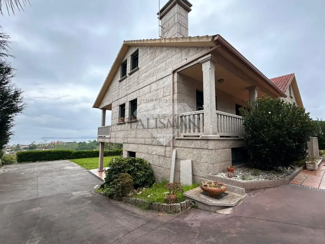 Exterior view of Houses for sale in Marín  with Heating, Private garden and Parquet flooring