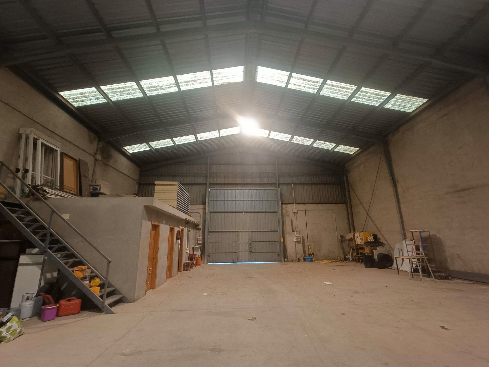 Nau industrial de lloguer en Cabanes