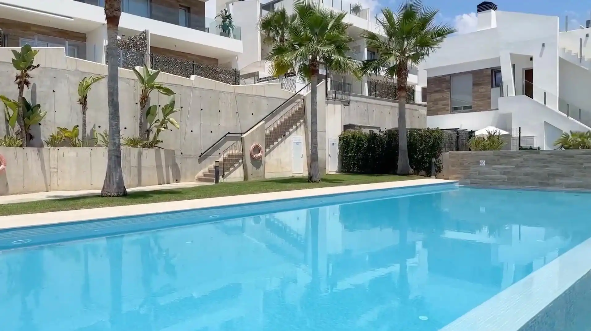 Piscina de Ático de alquiler en Finestrat con Aire acondicionado, Calefacción y Terraza