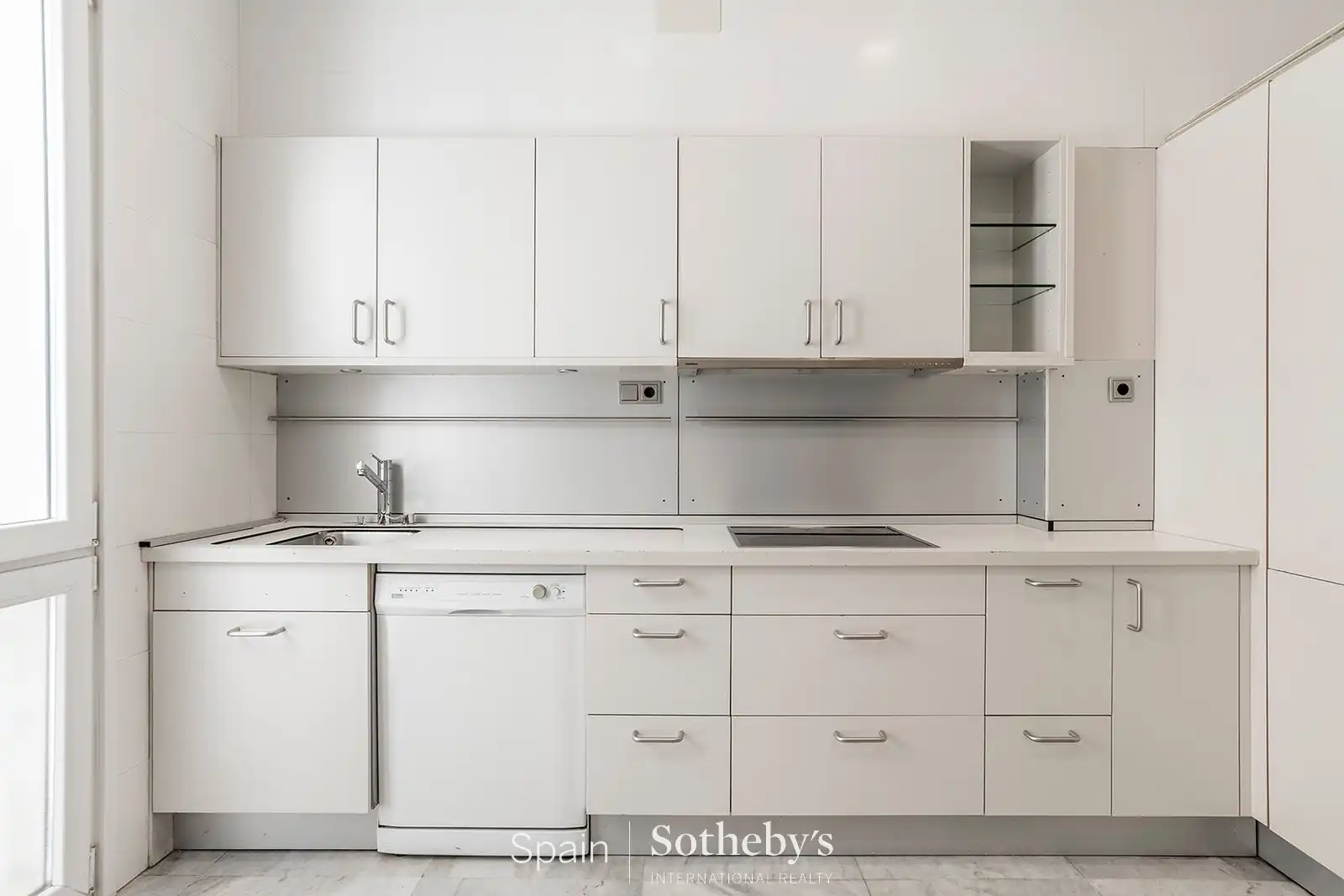 Cuina de Apartament de lloguer en Madrid amb Aire condicionat i Calefacció