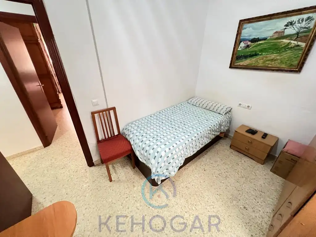Bedroom of Flat for sale in Dos Hermanas
