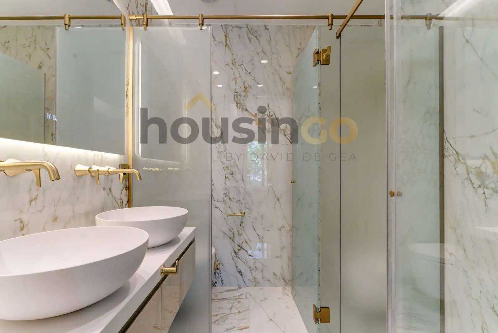 Bathroom of Flat for sale in Madrid  with Air Conditioner, Heating and Terrace