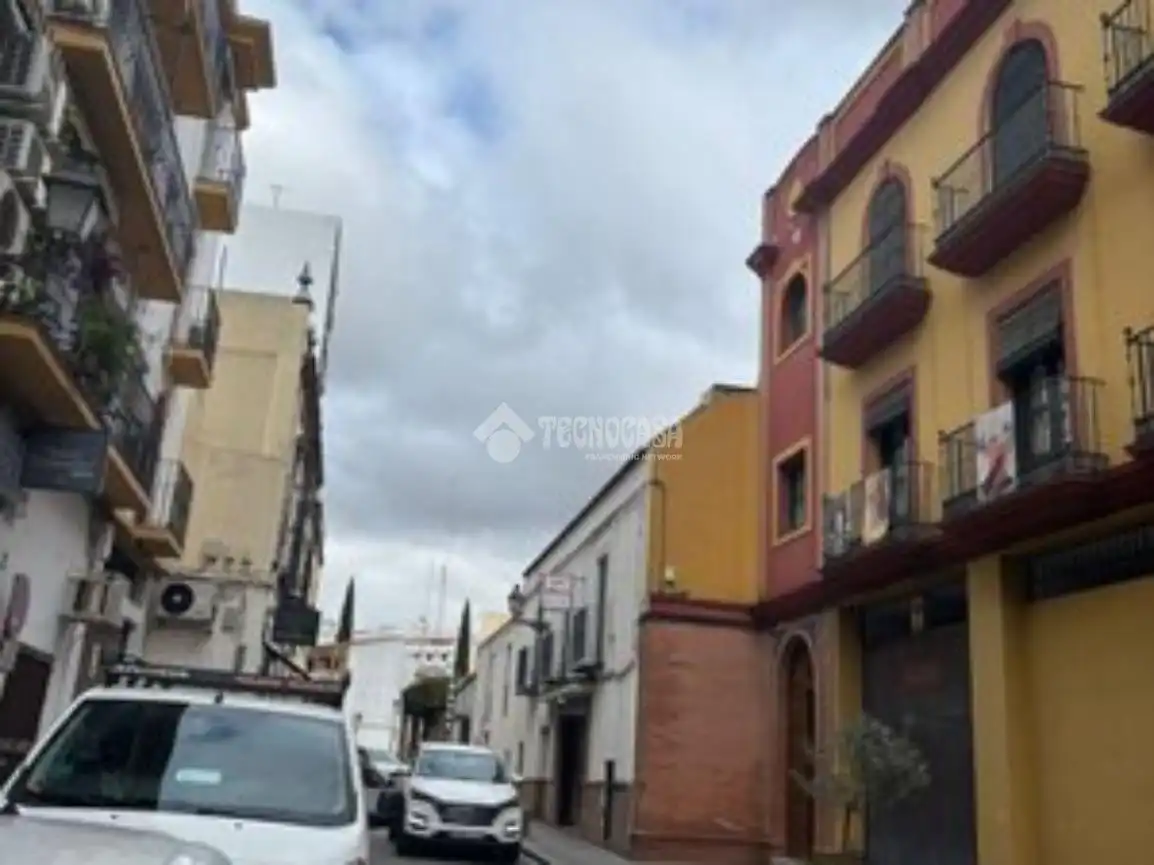 Vista exterior de Local en venda en Alcalá de Guadaira amb Aire condicionat