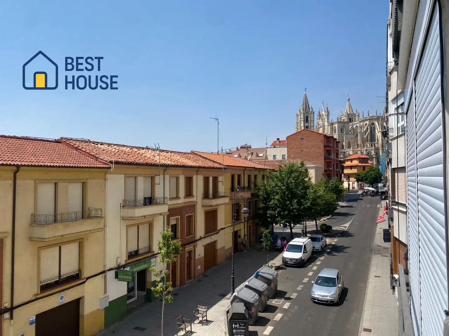 Außenansicht von Wohnung zur Miete in León Capital  mit Heizung