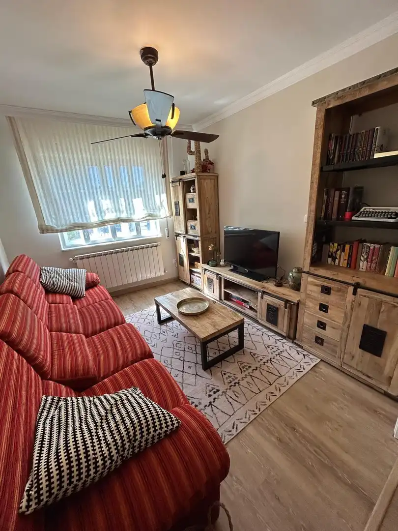 Sala d'estar de Casa o xalet en venda en Boiro amb Calefacció, Terrassa i Traster