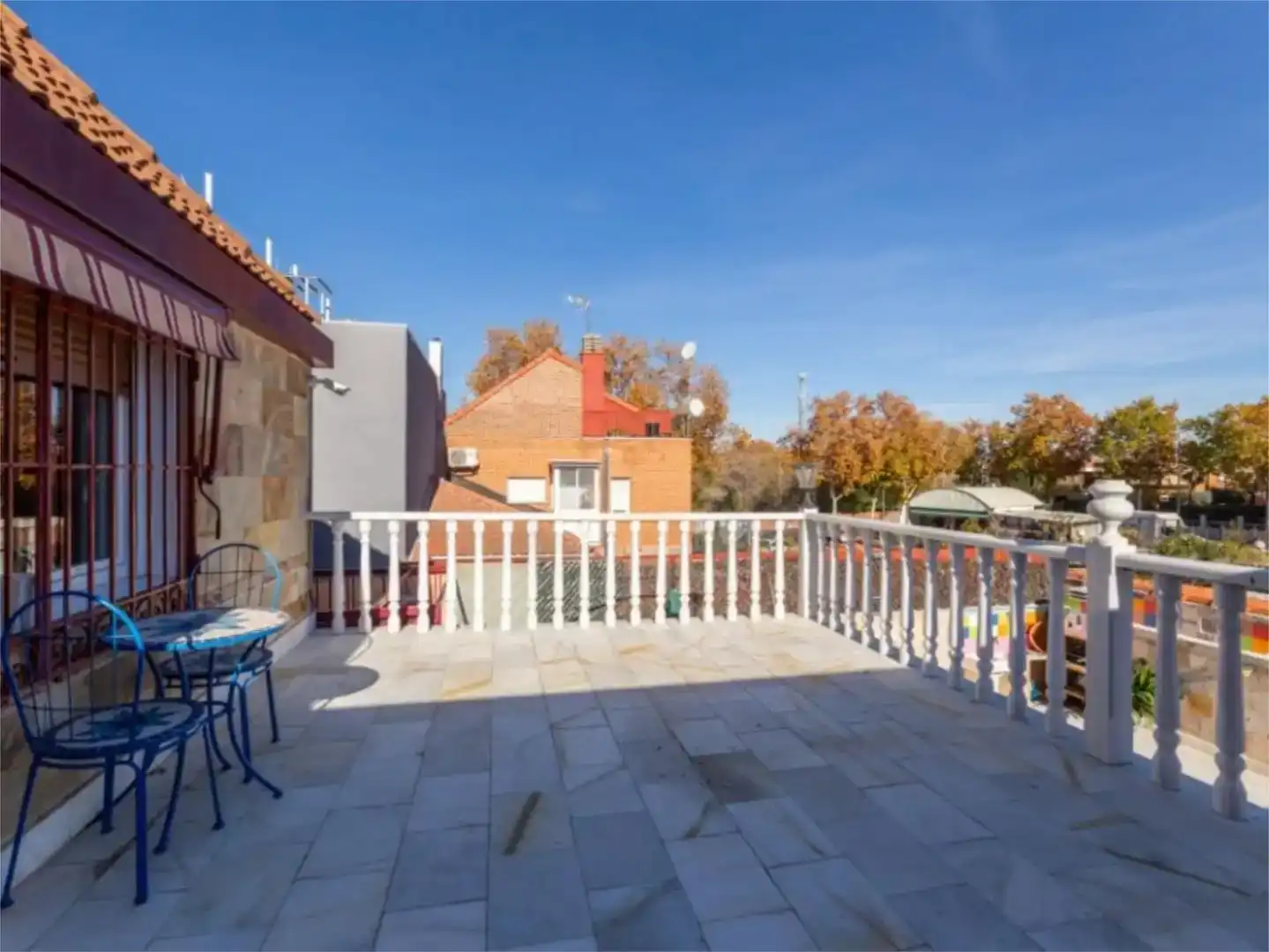 Terrassa de Casa o xalet en venda en  Madrid Capital amb Aire condicionat, Piscina i Balcó