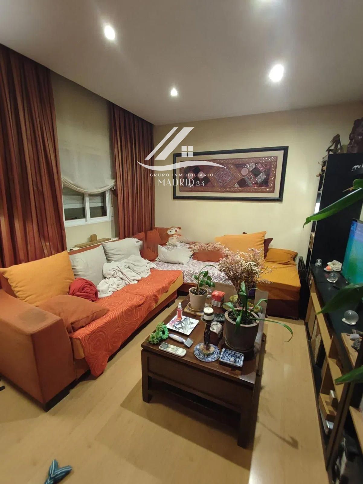 Living room of Flat for sale in  Madrid Capital  with Air Conditioner, Heating and Terrace