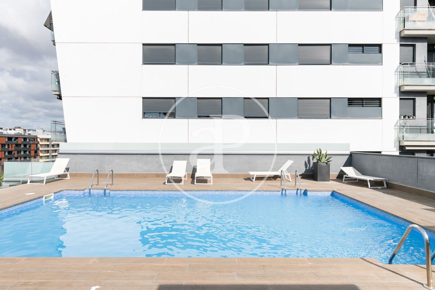 Swimming pool of Flat for sale in Badalona  with Air Conditioner, Heating and Private garden
