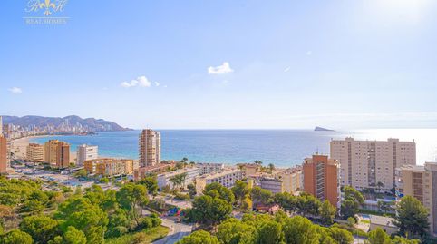 Exclusivo ático en la Playa de Poniente, con unas vistas panorámicas infinitas