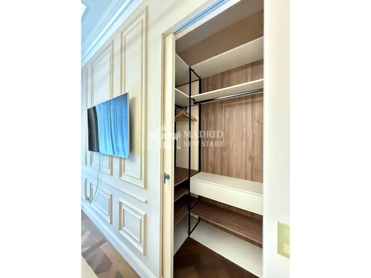 Schlafzimmer von Wohnung zur Miete in Madrid mit Klimaanlage, Heizung und Terrasse