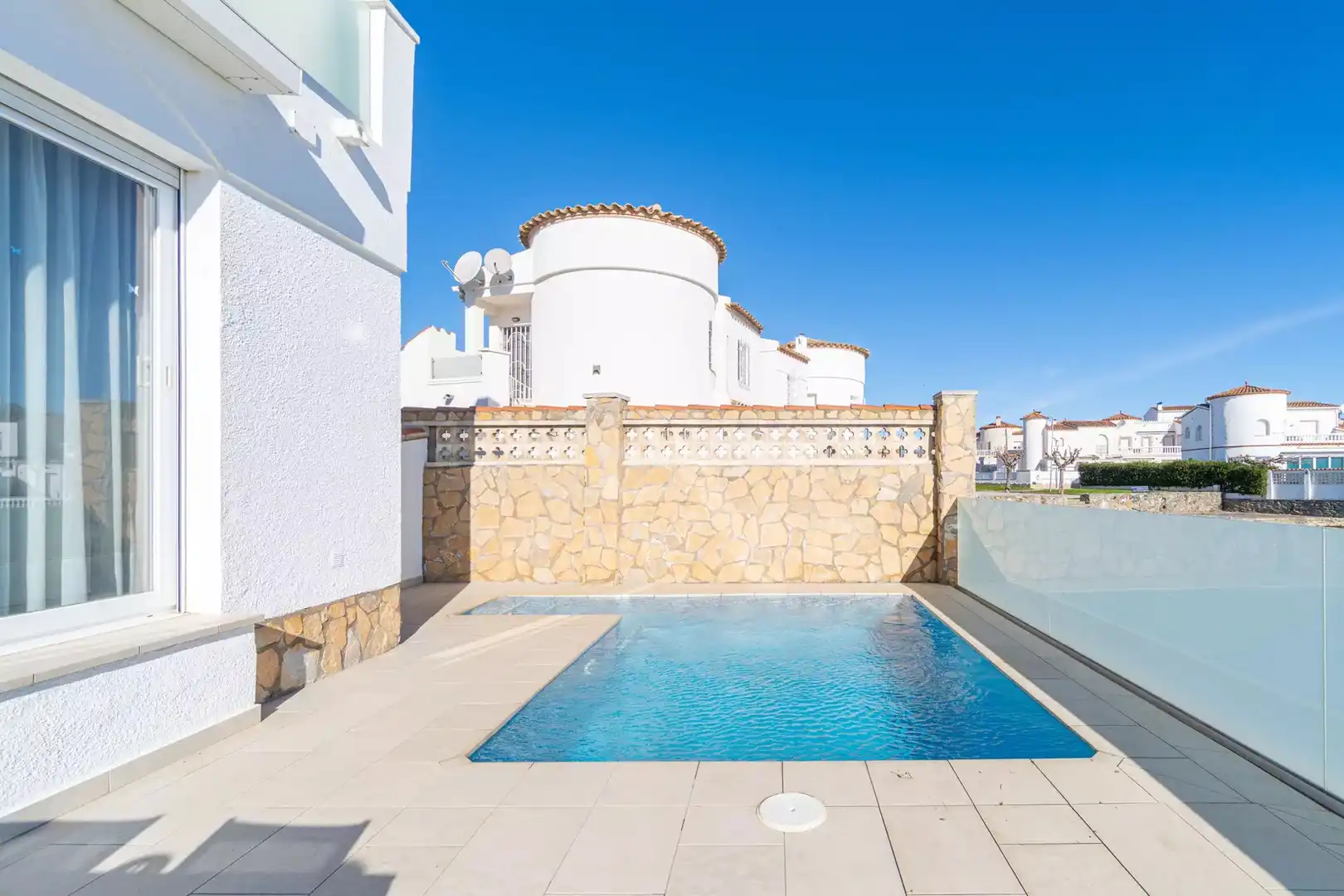 Piscina de Casa o xalet en venda en Empuriabrava amb Aire condicionat, Terrassa i Piscina