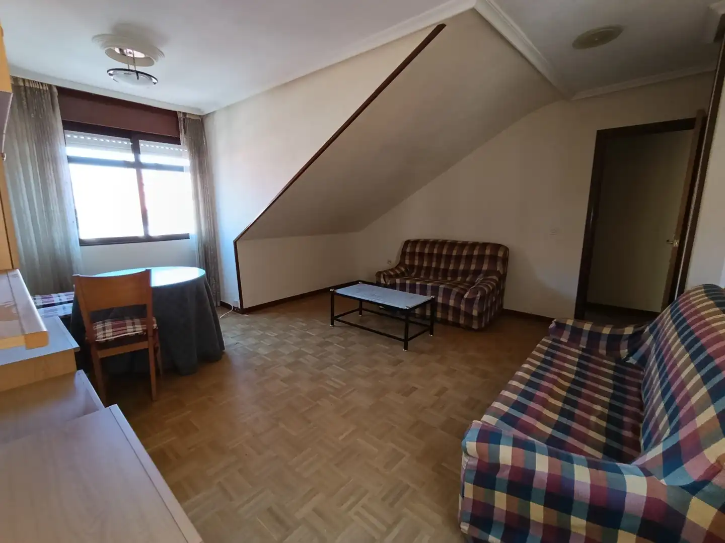 Dormitori de Àtic en venda en Benavente amb Calefacció i Parquet