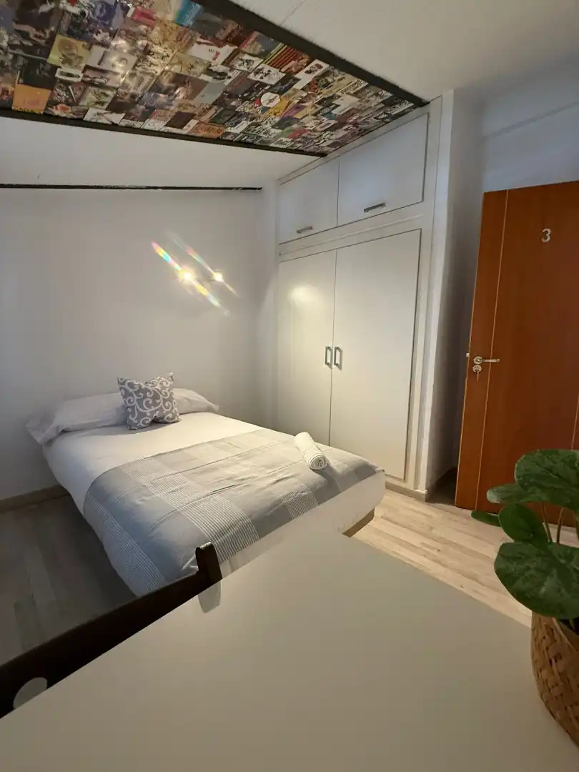 Room in Calle Alcalde Ronquillo, 20, Martiricos - La Roca - La Rosaleda