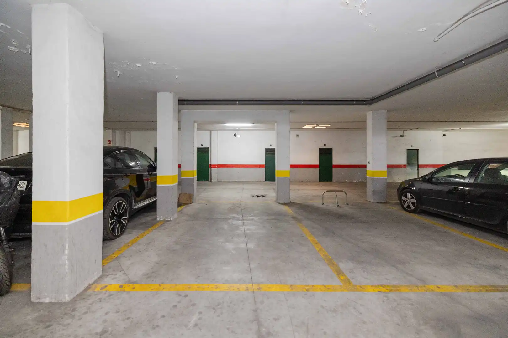 Parkplatz von Wohnung zum Verkauf in Marbella mit Klimaanlage und Gemeinschaftspool