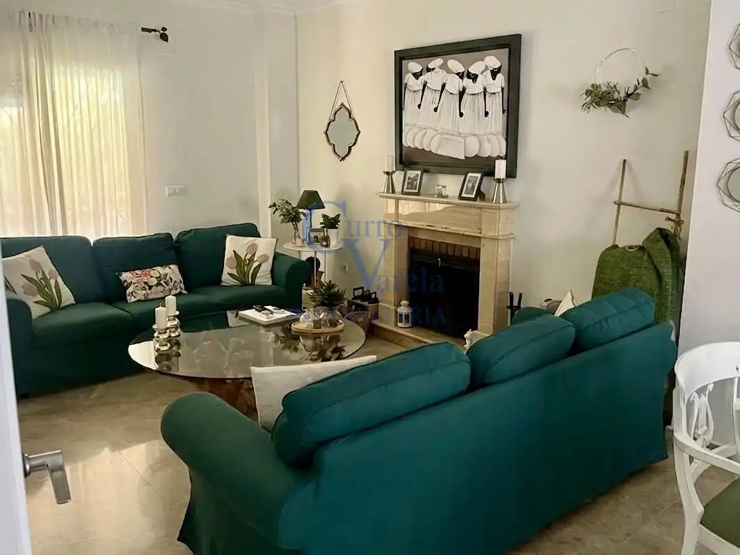 Sala de estar de Casa o chalet en venta en Montequinto con Aire acondicionado, Calefacción y Jardín privado
