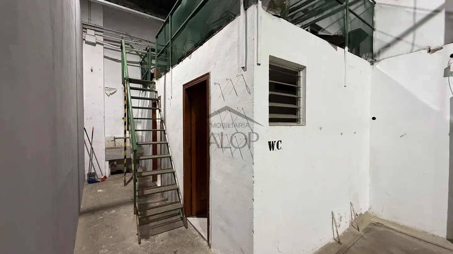 Nave industrial en venta en La Pobla Llarga