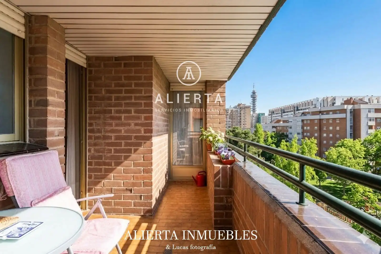 Vista exterior de Piso en venta en Zaragoza con Aire acondicionado, Calefacción y Terraza