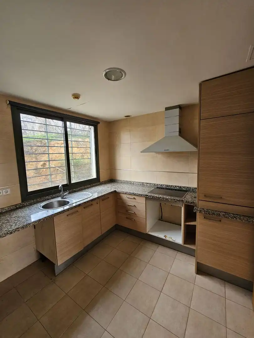 Cocina de Piso en venta en Nerja con Calefacción, Terraza y Trastero